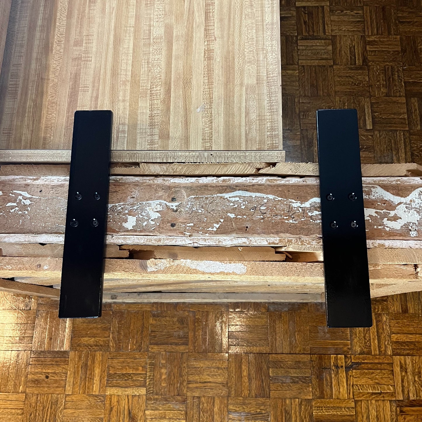 Center Mount Countertop Brackets for Granite Installed