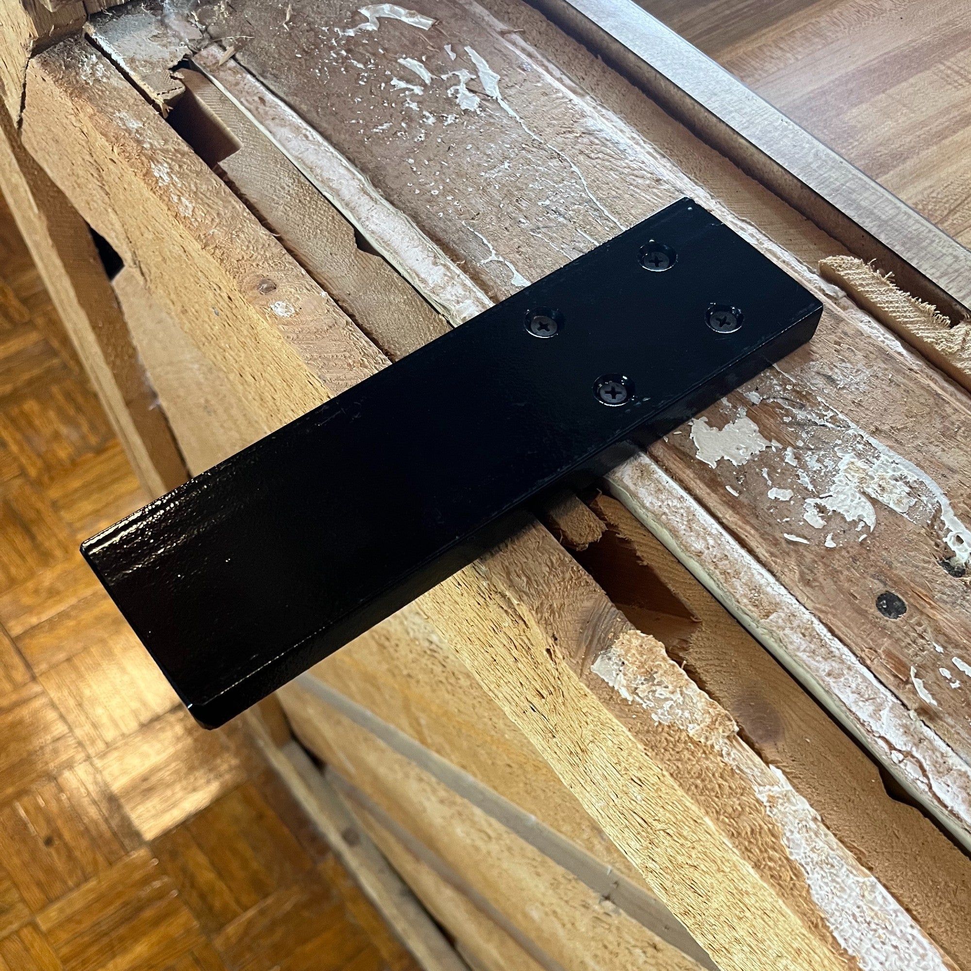 floating support bracket