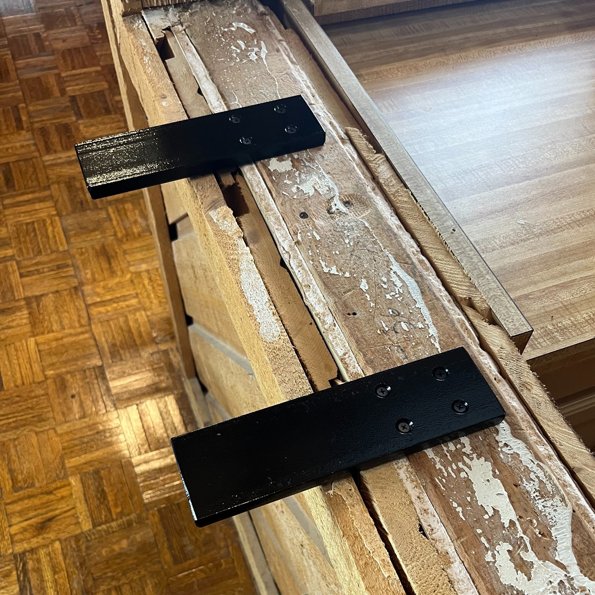 installed granite overhang floating bracket