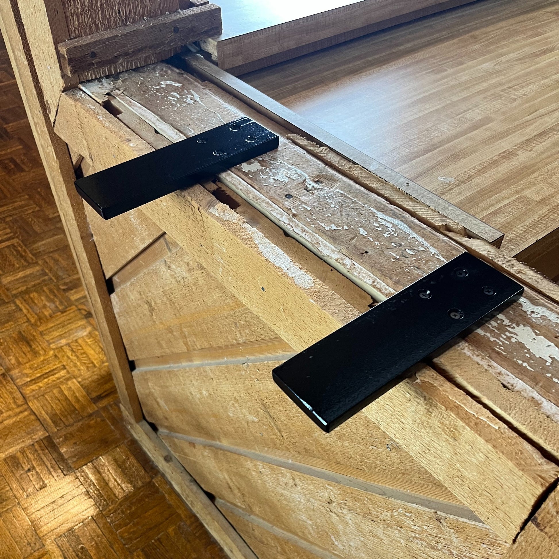 floating cabinet shelf bracket